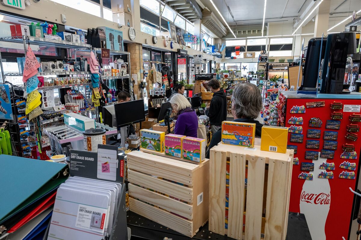 US Small-Business Optimism Eases on Economic Expectations