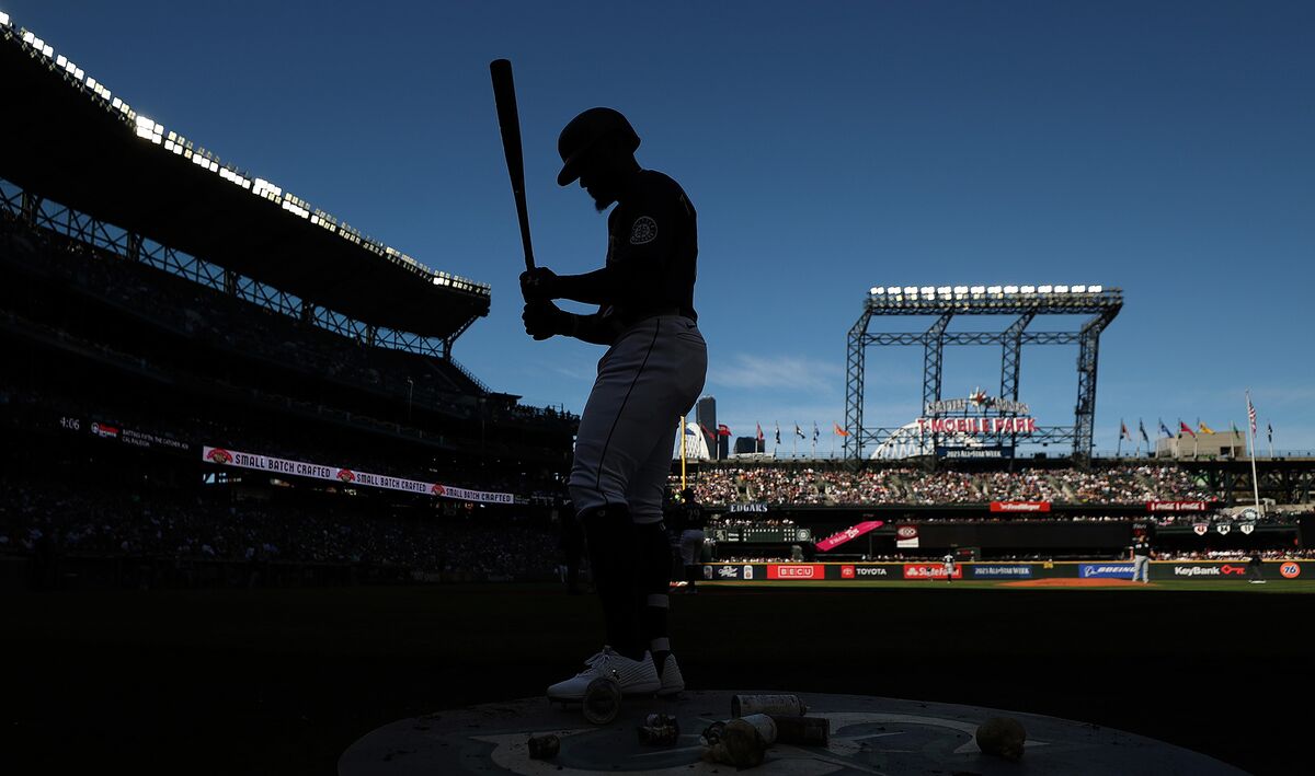 MLB's Mariners Resist Return to Office With $50 'Work from the Ballpark'  Offer - Bloomberg