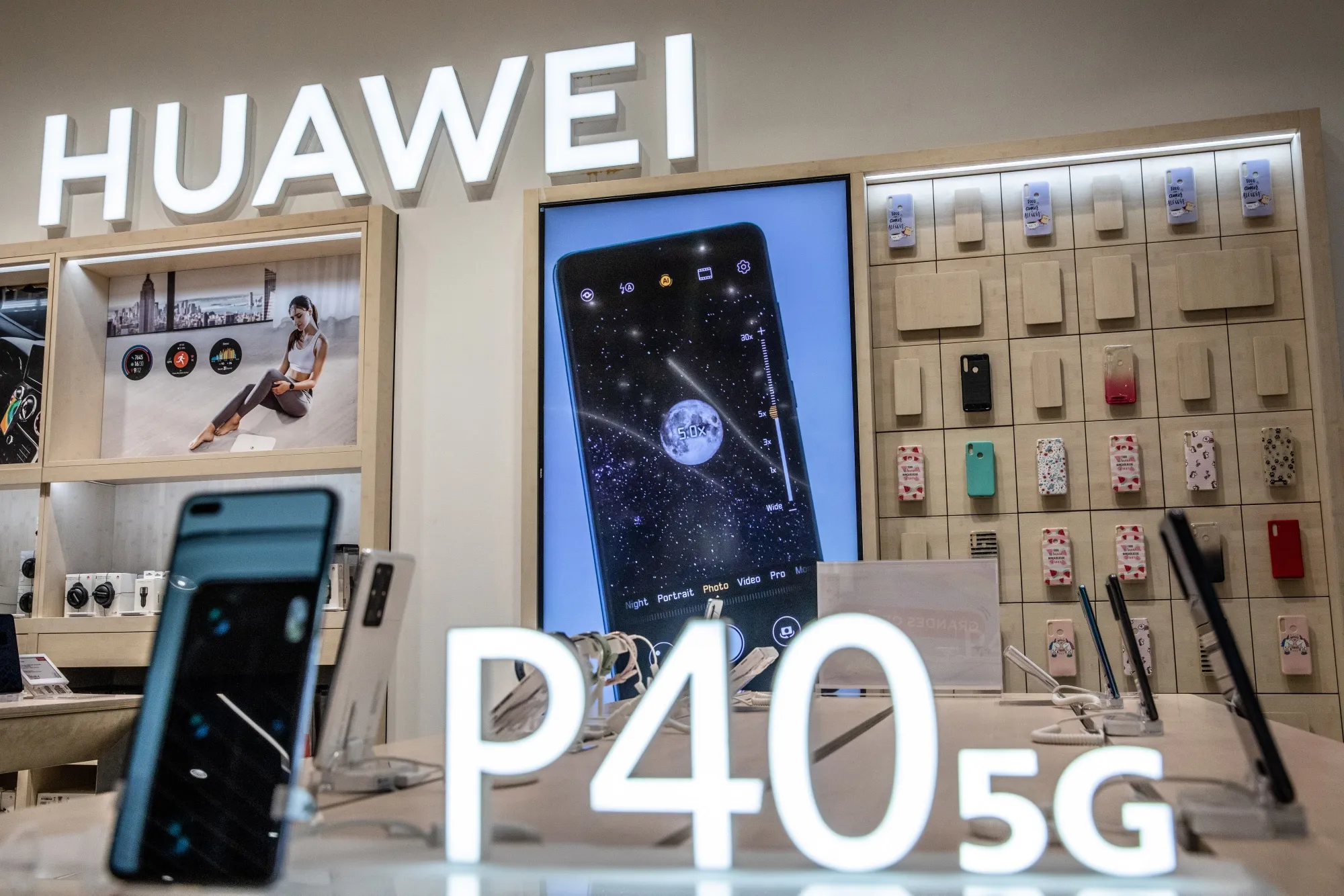 Inside Alibaba's European Aliexpress Plaza Retail Store