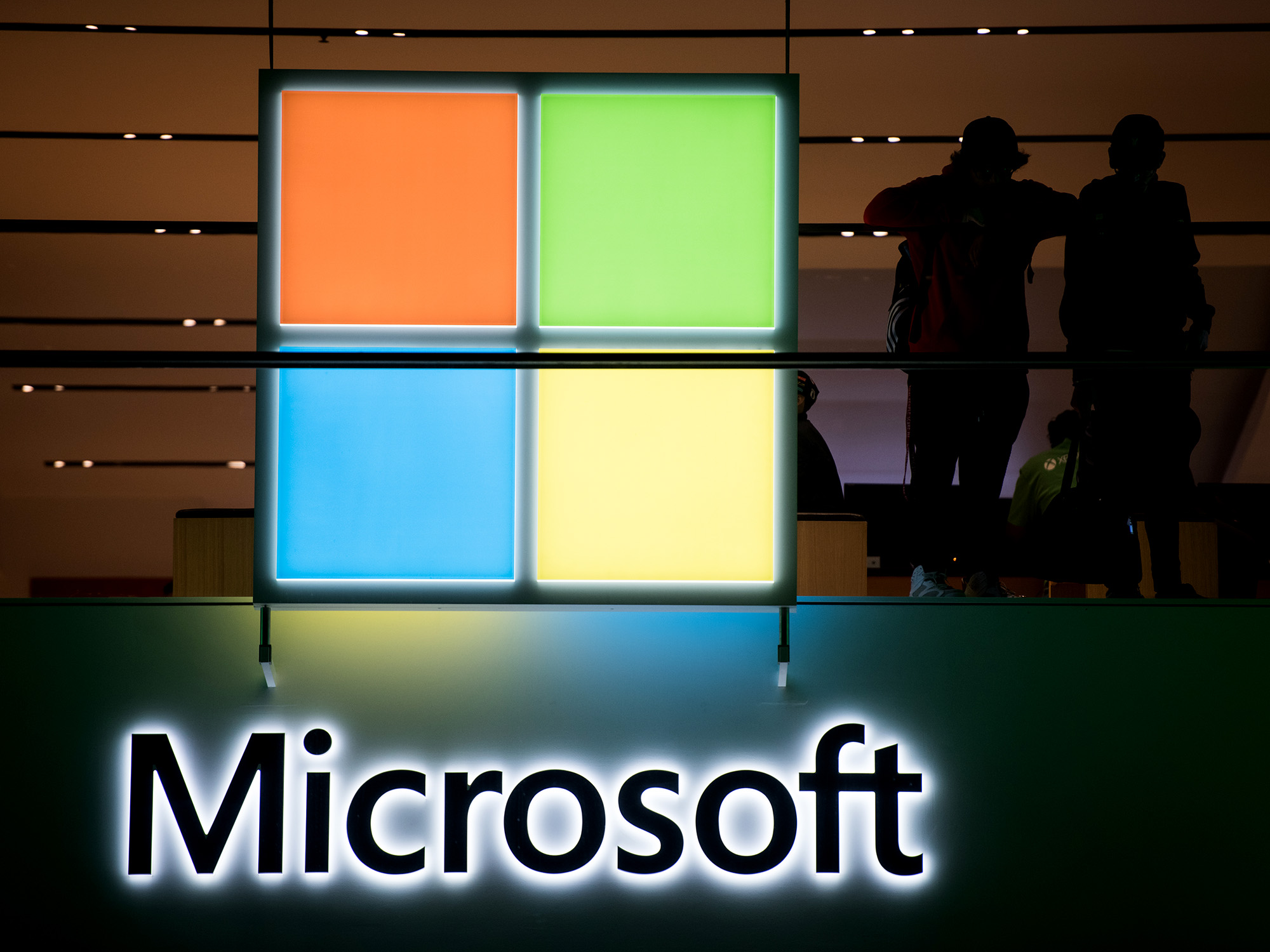 Microsoft In Talks To Launch App Store, Rivaling Apple - Bloomberg