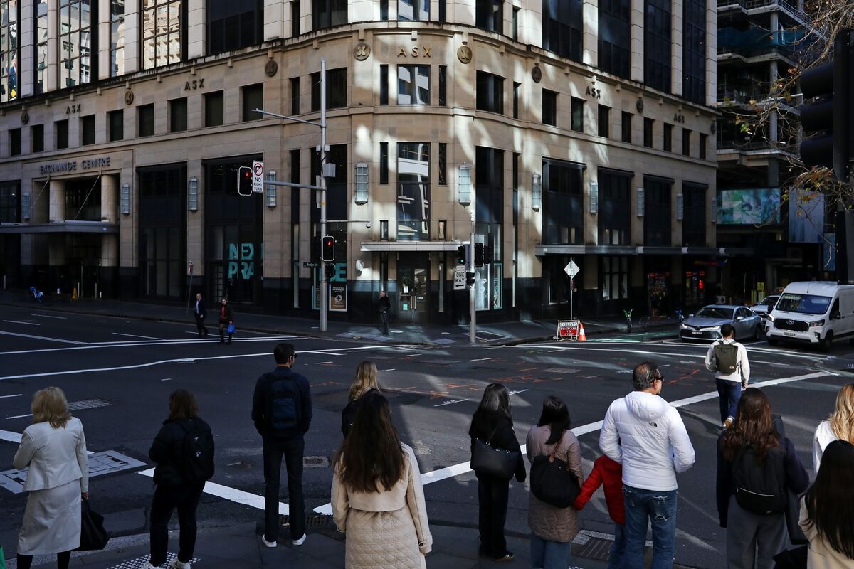 Australian Business Confidence Drops on Middle East Uncertainty