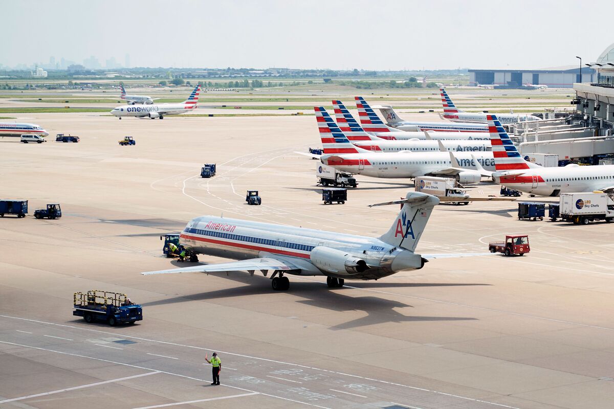 American 36 to Love Jet MD-80 of Says ... Goodbye After Years