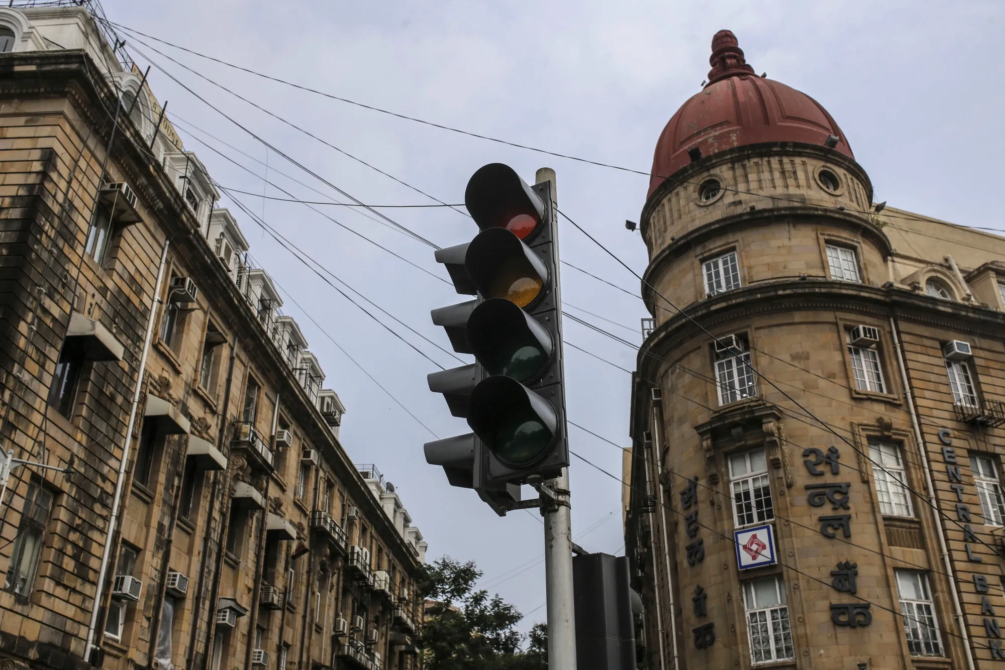 An out of service traffic signal due to a power outage in Mumbai in Oct. 2020.