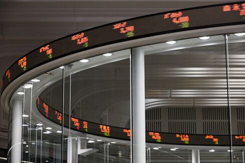 東証内