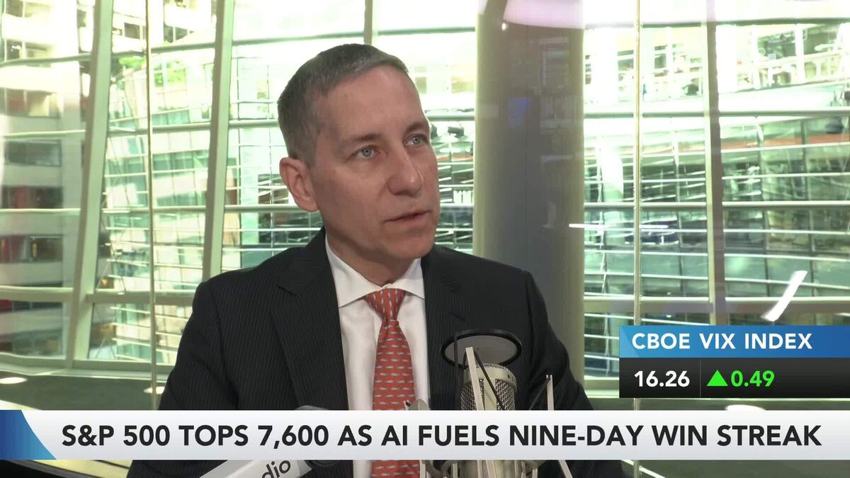 S&P 500 Tops 7,600 as AI Fuels Nine-Day Win Streak