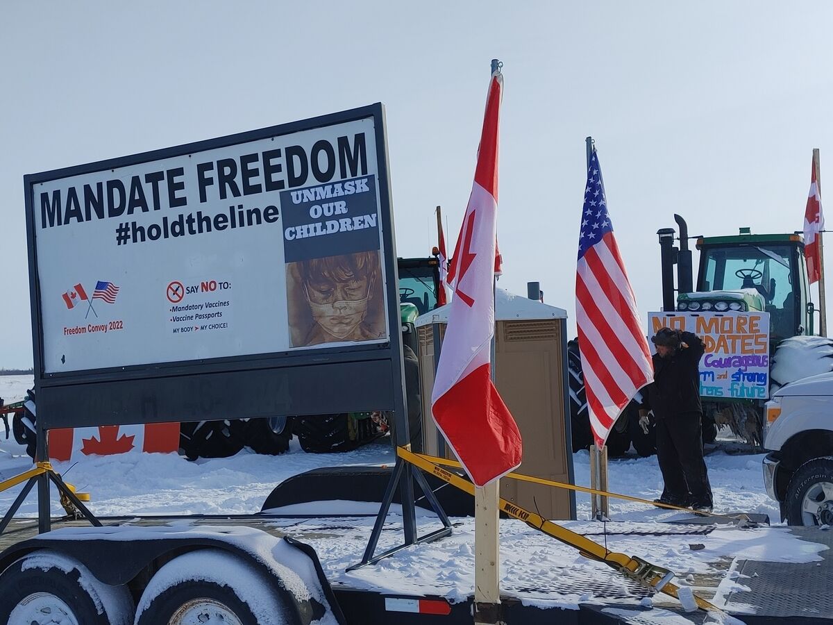 Protesters Defy Trudeau's Emergency Powers With U.S. - Canada Border ...