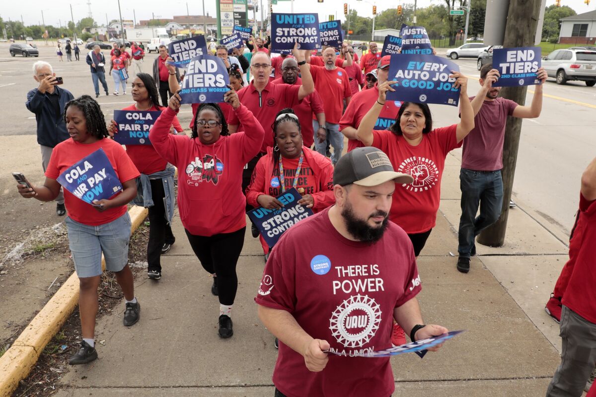 Why US Autoworkers Strike Drags On as Costs Mount