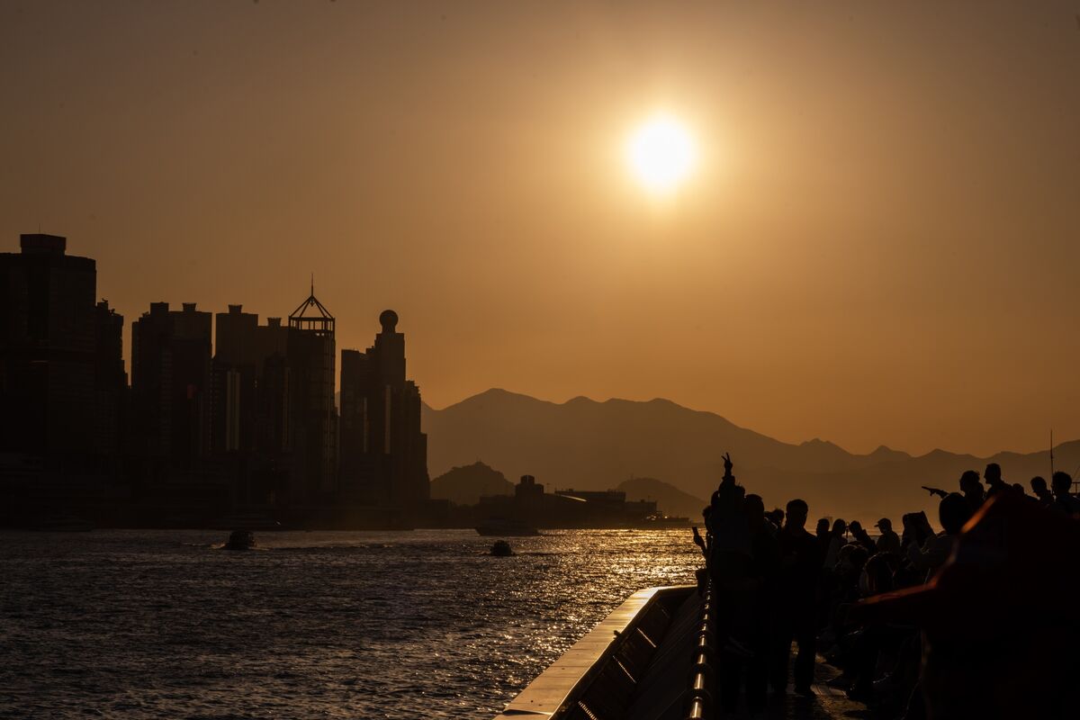 Hong Kong Economy Q4 Focus: Wealth and Finance Boom, Uneven Tourism Recovery