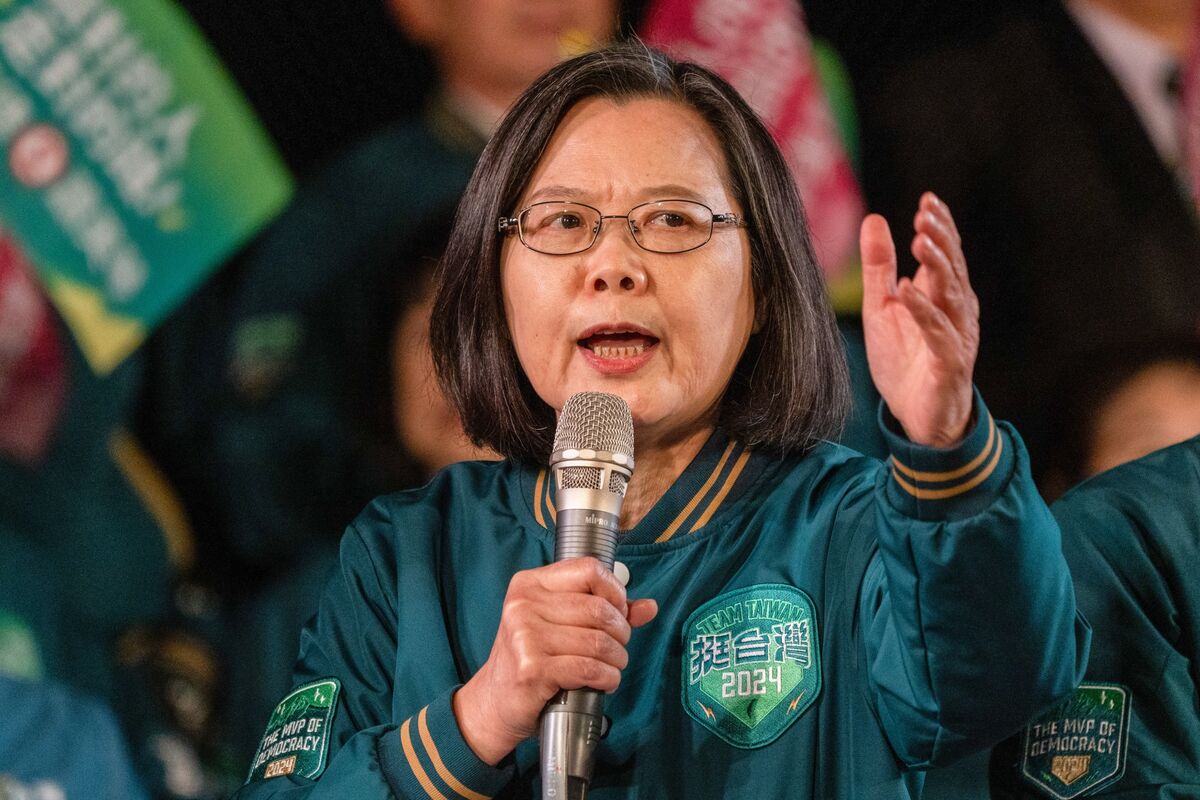 US Delegation Arrives in Taiwan to Meet Tsai, Other Officials - Bloomberg
