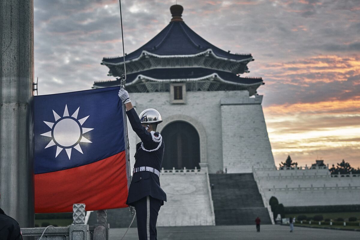 🟪"Incontro Riservato tra Legislatori USA e Funzionario della Difesa di Taiwan: Un Passo Rischioso per la Stabilità Regionale"
