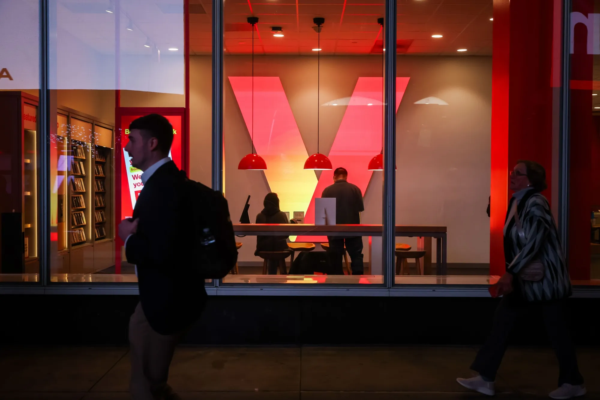 Verizon Layoffs Could Come Next Week as New Ceo Takes Charge