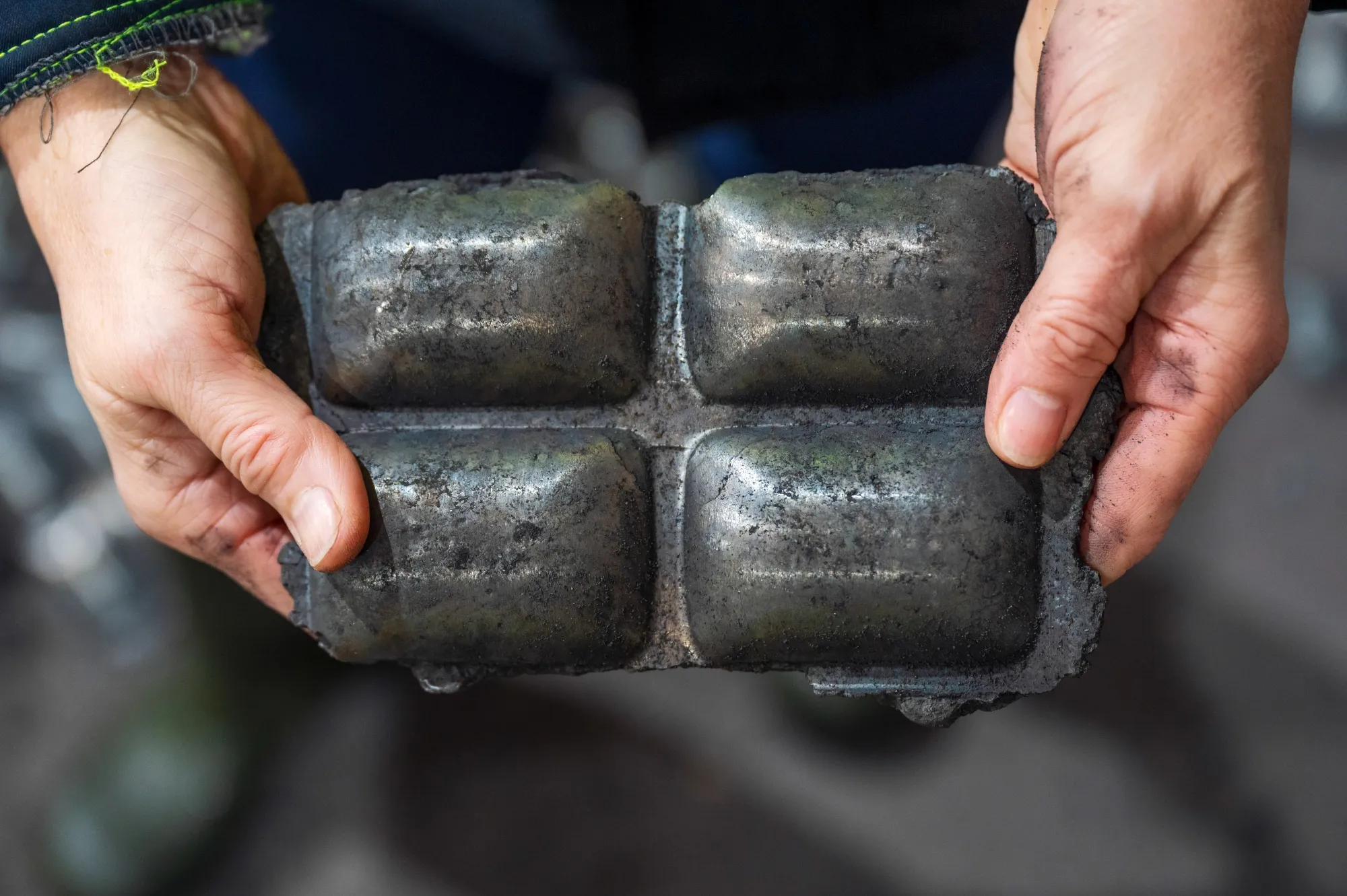 A fossil-free sponge iron bricket.