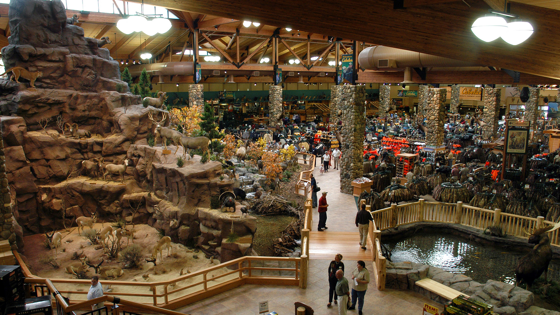 Bass Pro Said To Win Auction For Outdoor-Gear Rival Cabela -4752