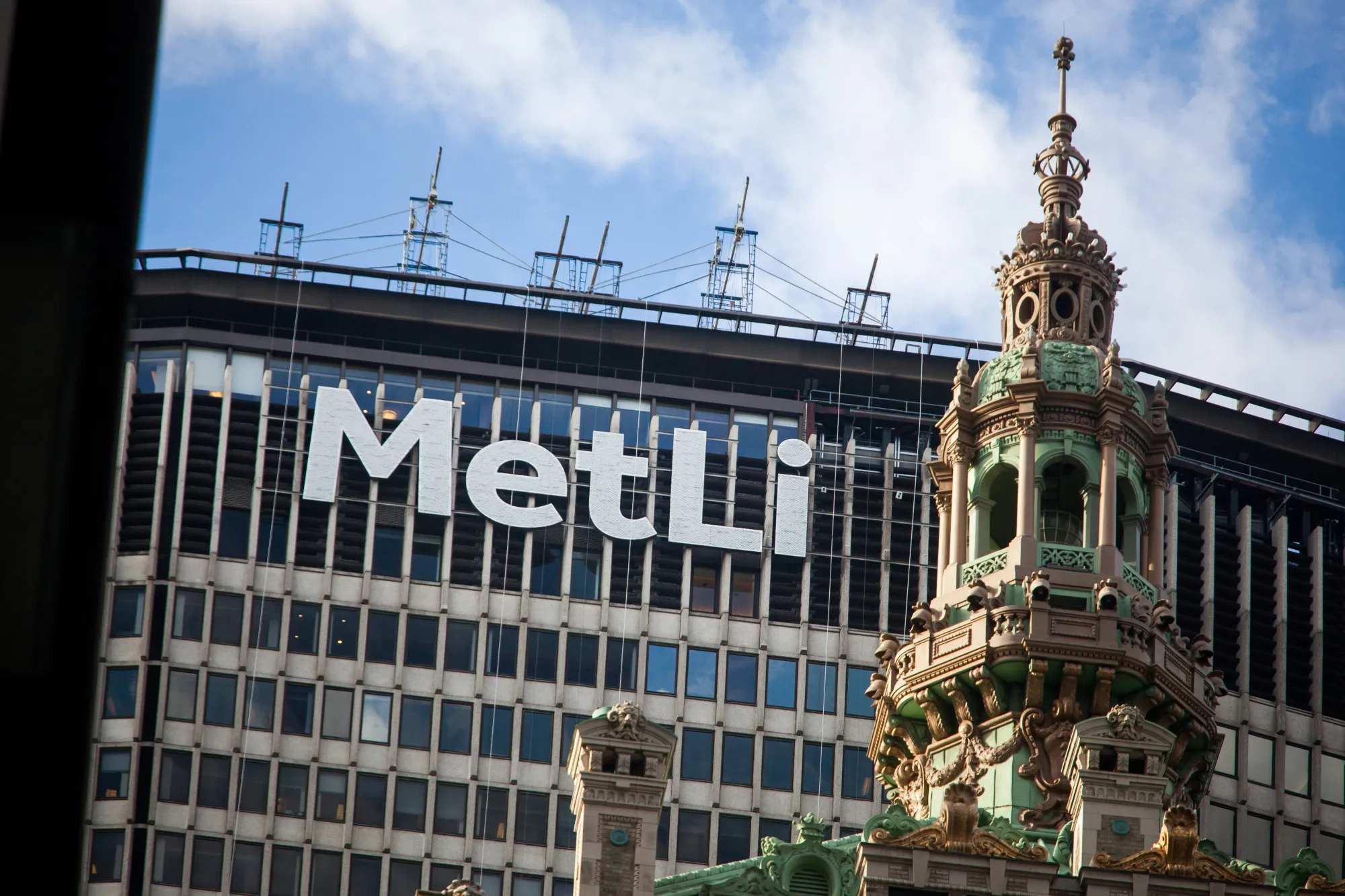 The Metlife Inc. Building Ahead Of Earnings Figures