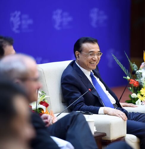 Li Keqiang at a summit for big data and e-commerce.