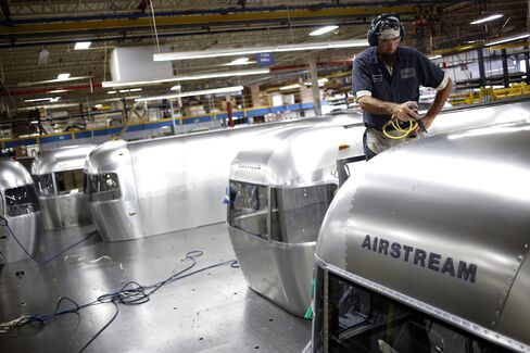Jobless Claims in U.S. Rose Less Than Forecast Last Week