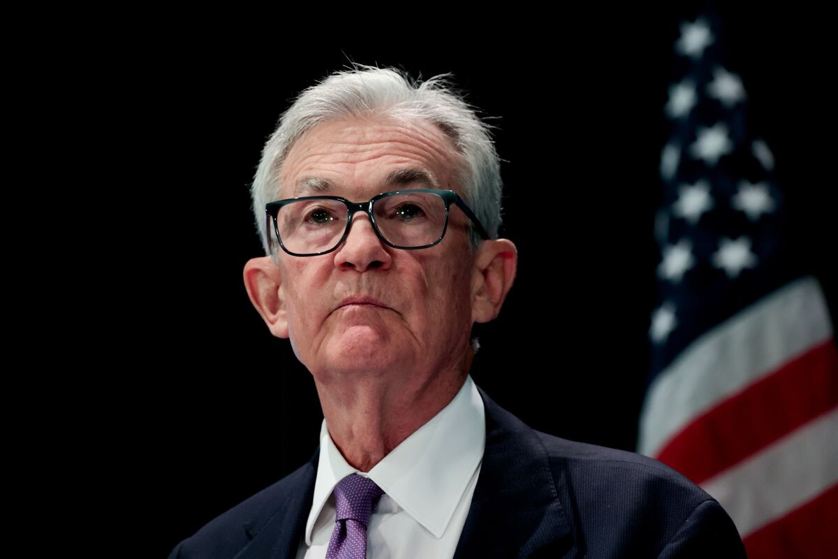 Powell Signals Another Cut as Weak Hiring Pressures Unemployment