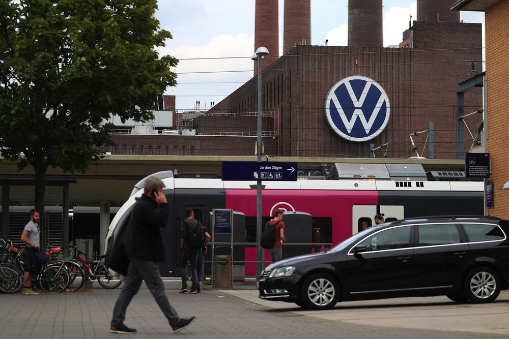 Vw Offers Virus Testing With German Infections On The Rise Bloomberg