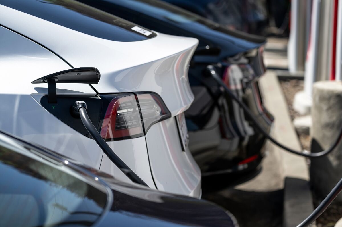 California Won’t Replace Expiring $7,500 Federal EV Tax Credit