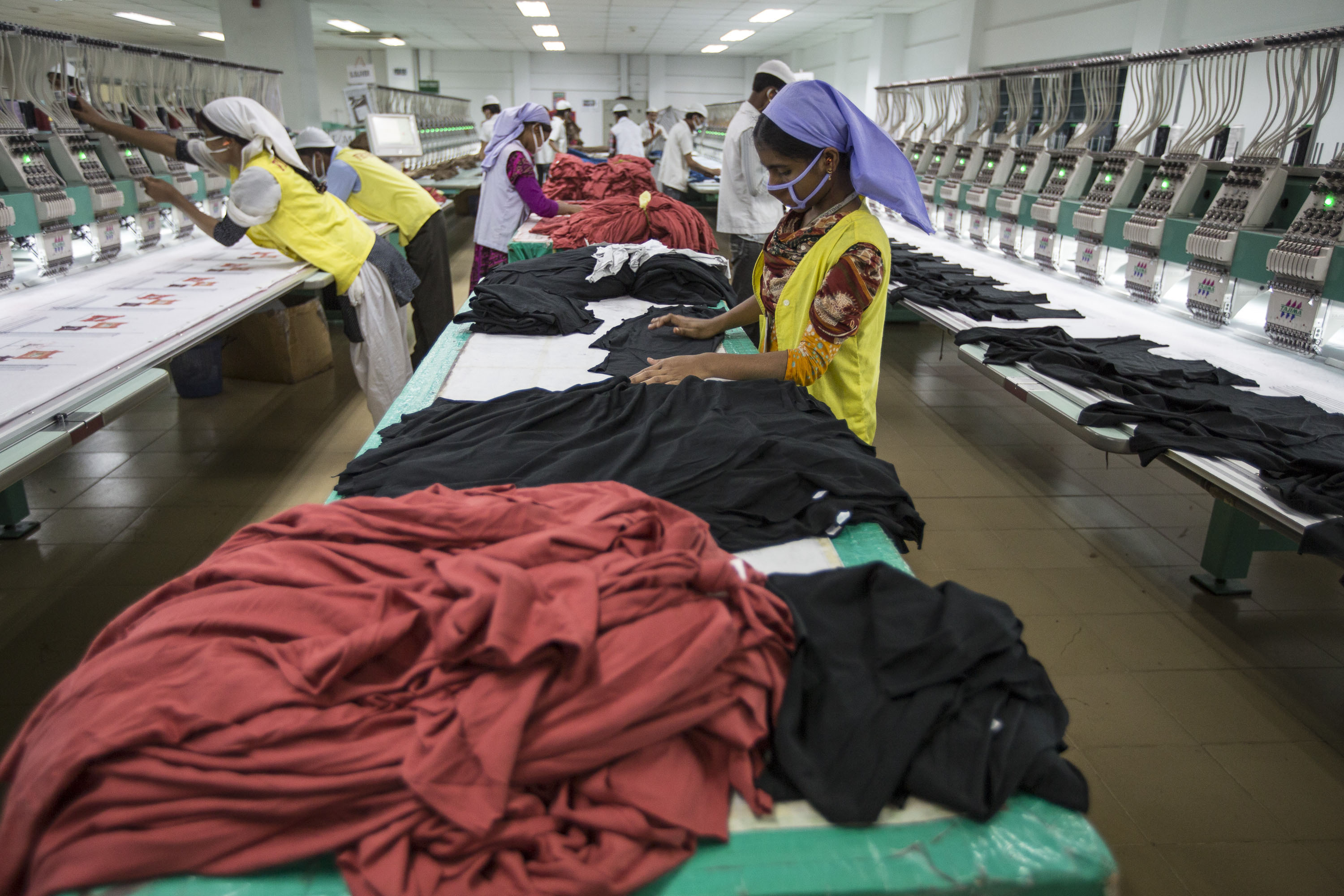 As The Virus Worsens, Garment Workers Get The Shaft - Bloomberg