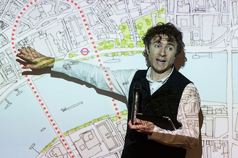 Designer Thomas Heatherwick delivers a presentation on a concept developed by Heatherwick Studio for a new pedestrian 'Garden Bridge' across the River Thames, connecting the North and South Banks of London with a garden. Photographer: Anthony Wallace/AFP via Getty Images