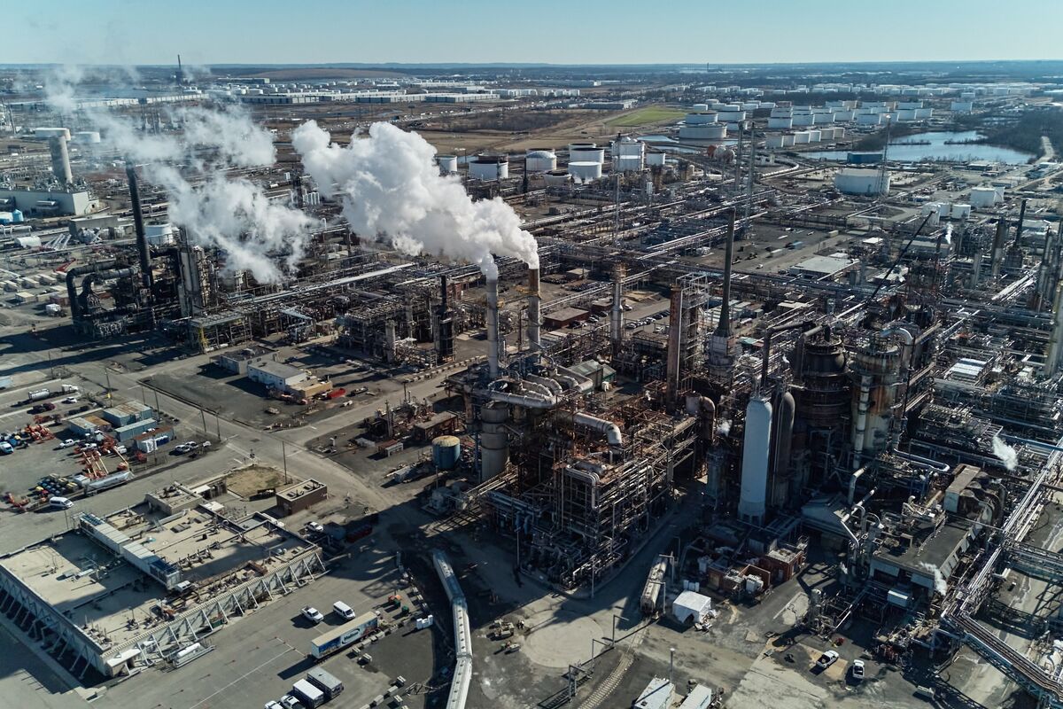 bloomberg.com - Vince Golle - Charting the Global Economy: Oil Hits $100 in Second Week of Iran War