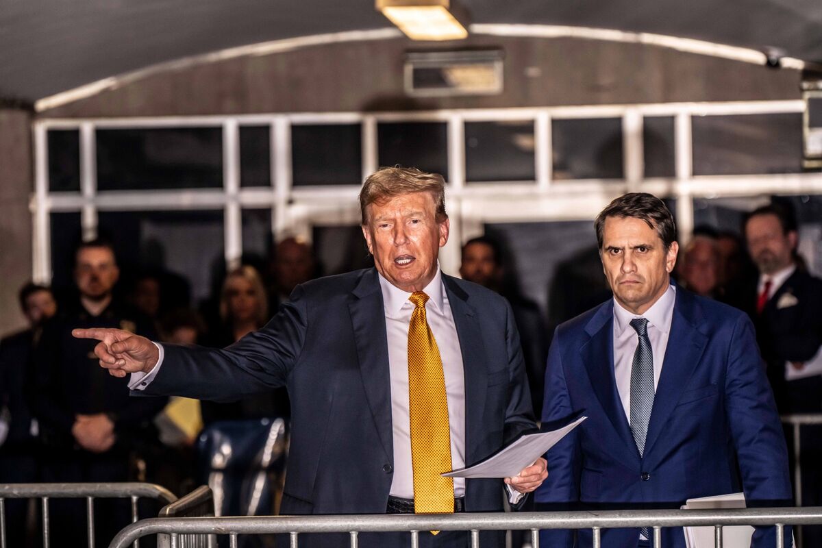 Trump Jury to Hear Closing Arguments as Deliberations Loom - Bloomberg
