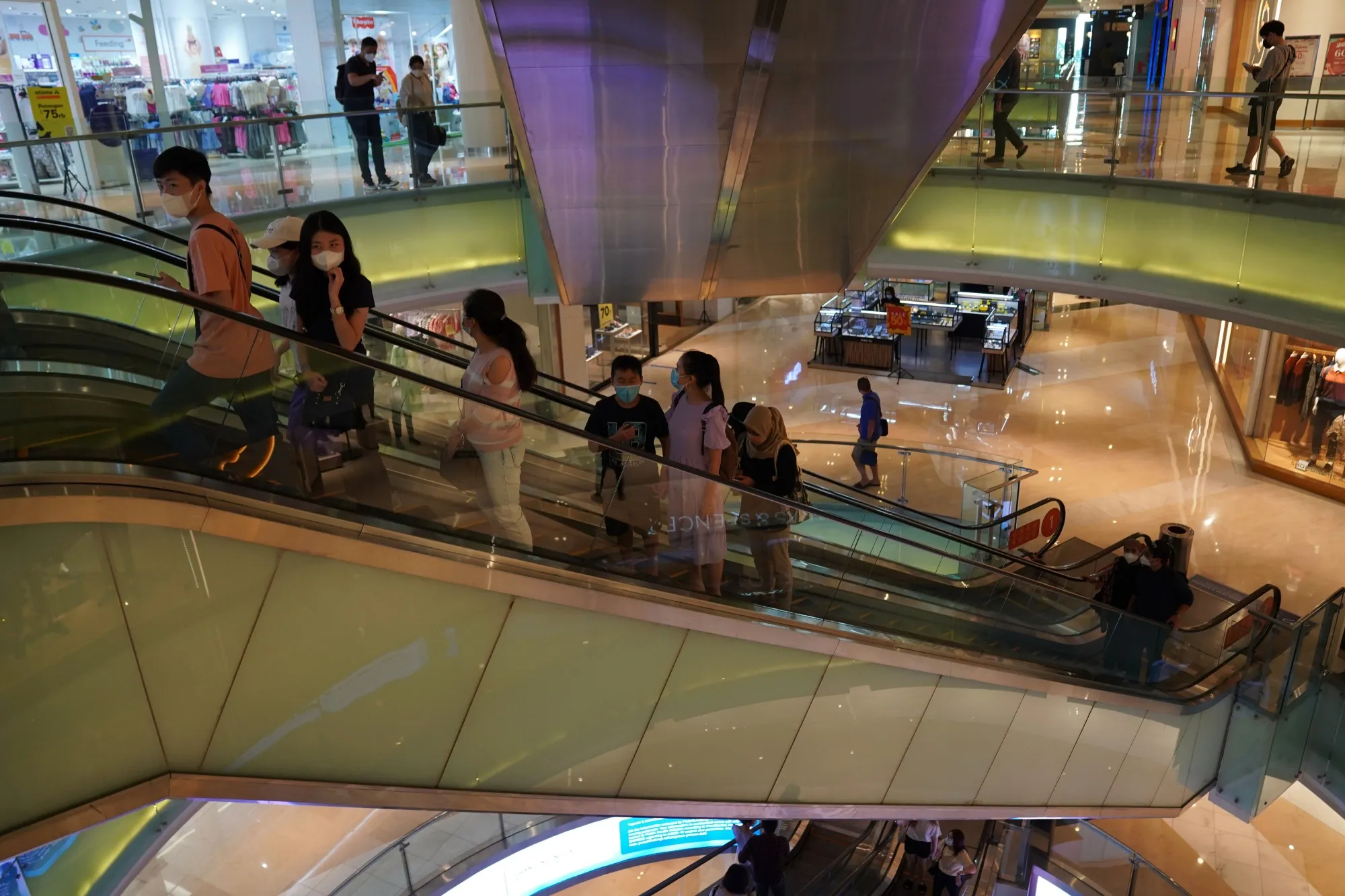 Indonesia's Economic Growth Slows as Delta Disrupts Recovery