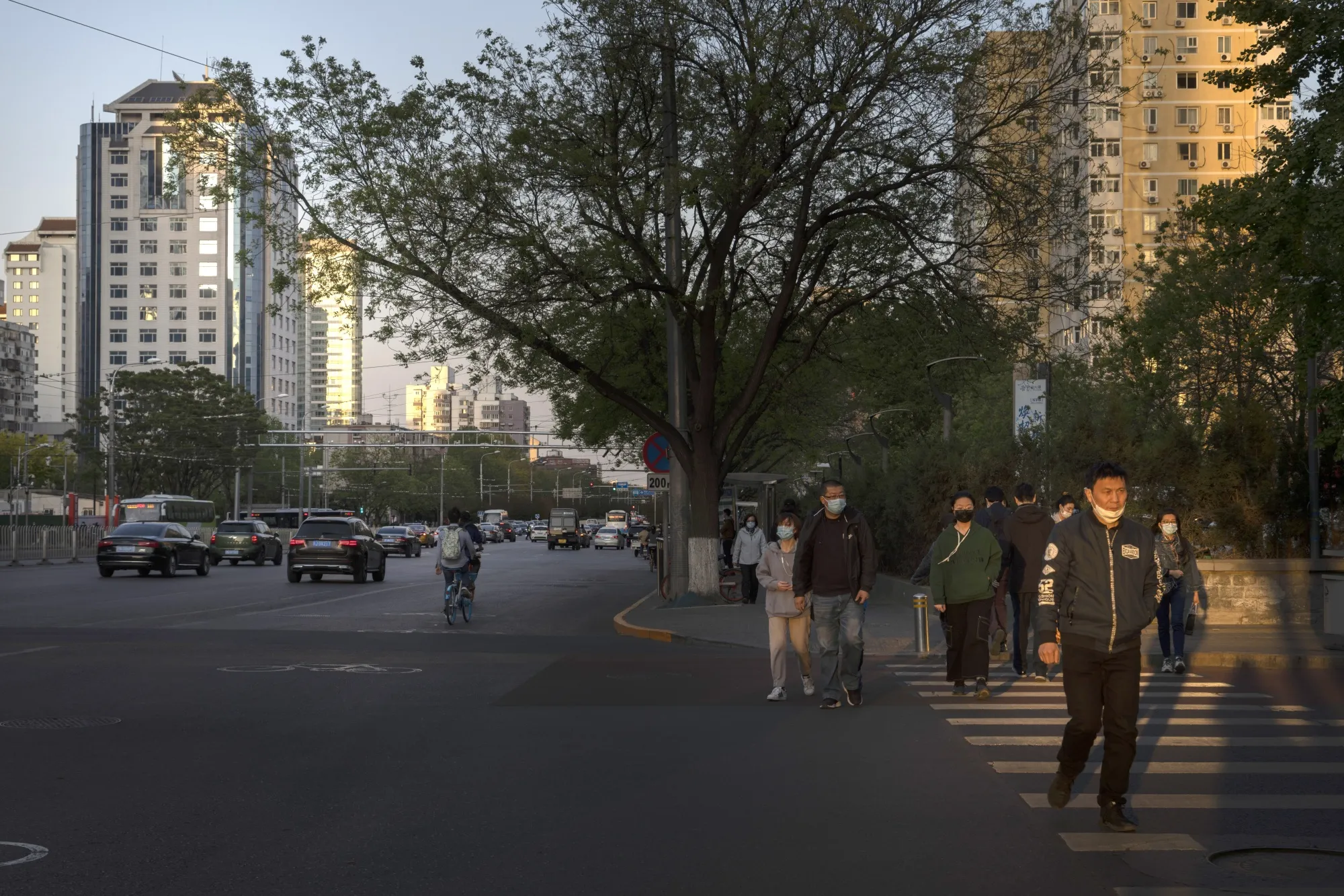 Daily Life in Beijing as China’s 2020 Economic Growth Seen Sliding Below 2% 