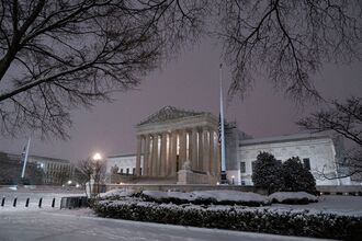 Washington Snow Closes Federal Offices And Hits Air, Road Travel