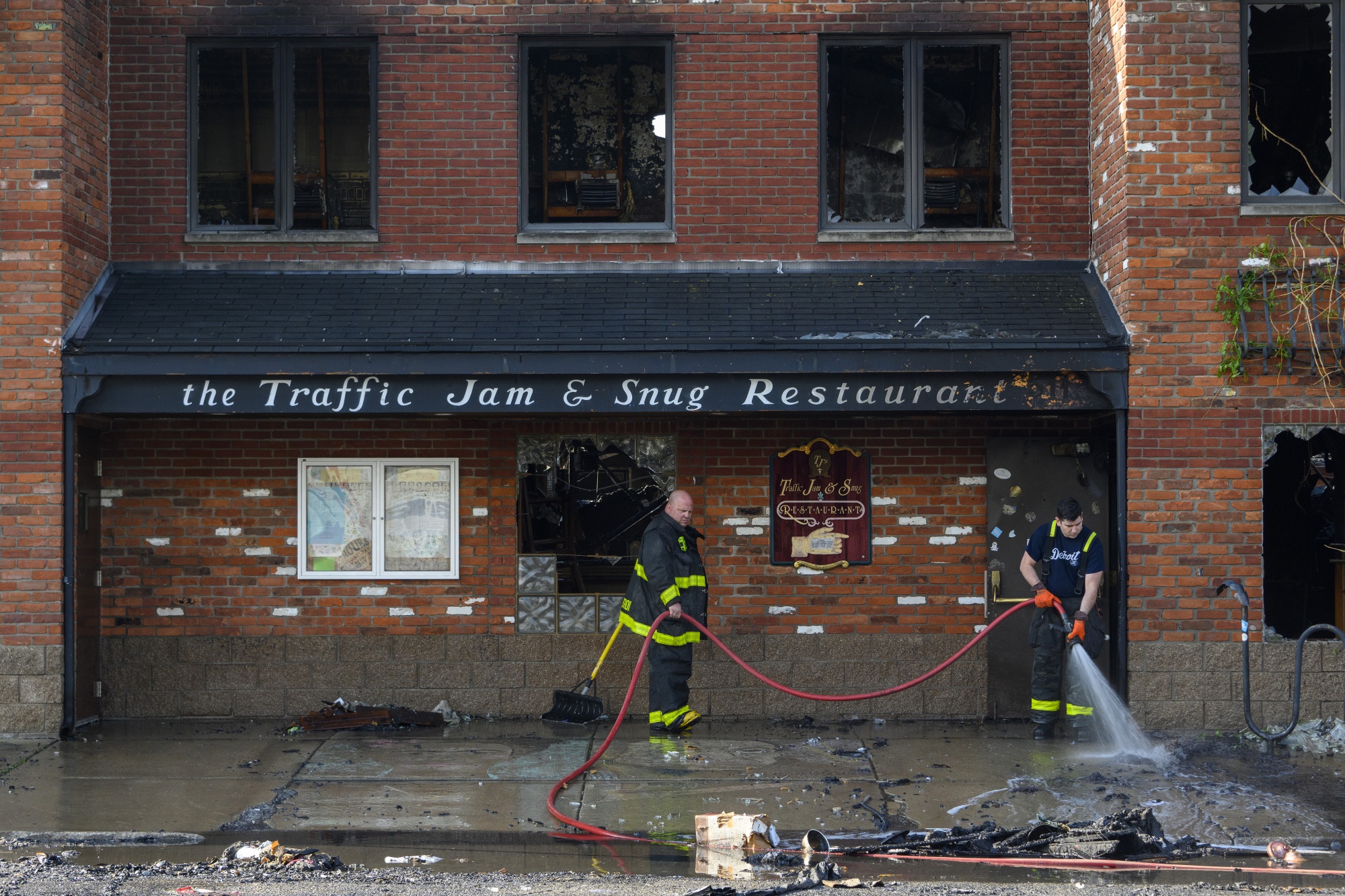 Blaze Destroys Landmark Restaurant in Detroit's Midtown - Bloomberg