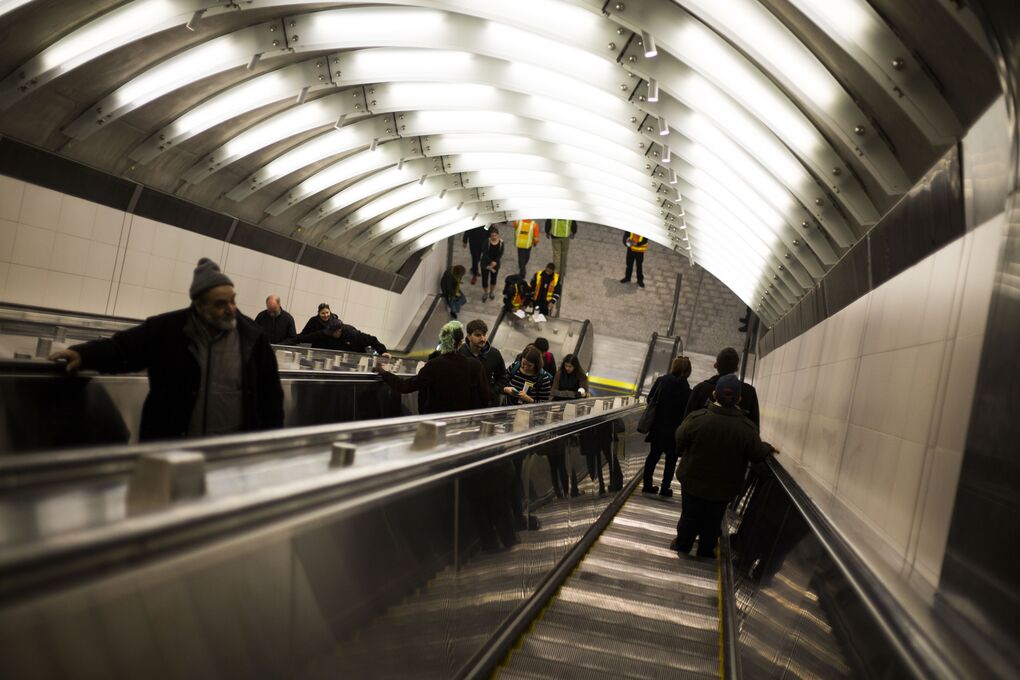 This Is The Right Way to Use An Escalator - Bloomberg