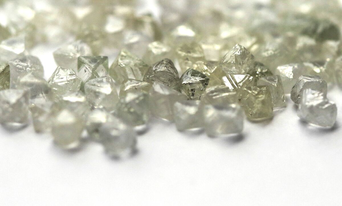 De Beers Posts Lowest Profit Since End of Diamond Monopoly - Bloomberg