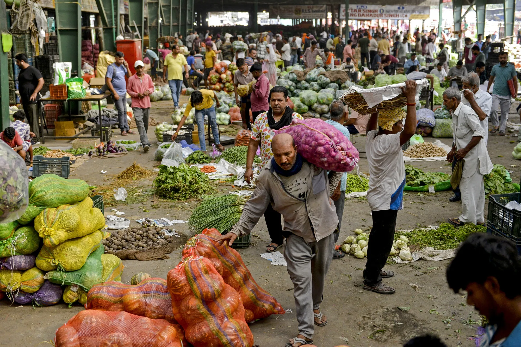 A&nbsp;wholesale market in Jalandhar.