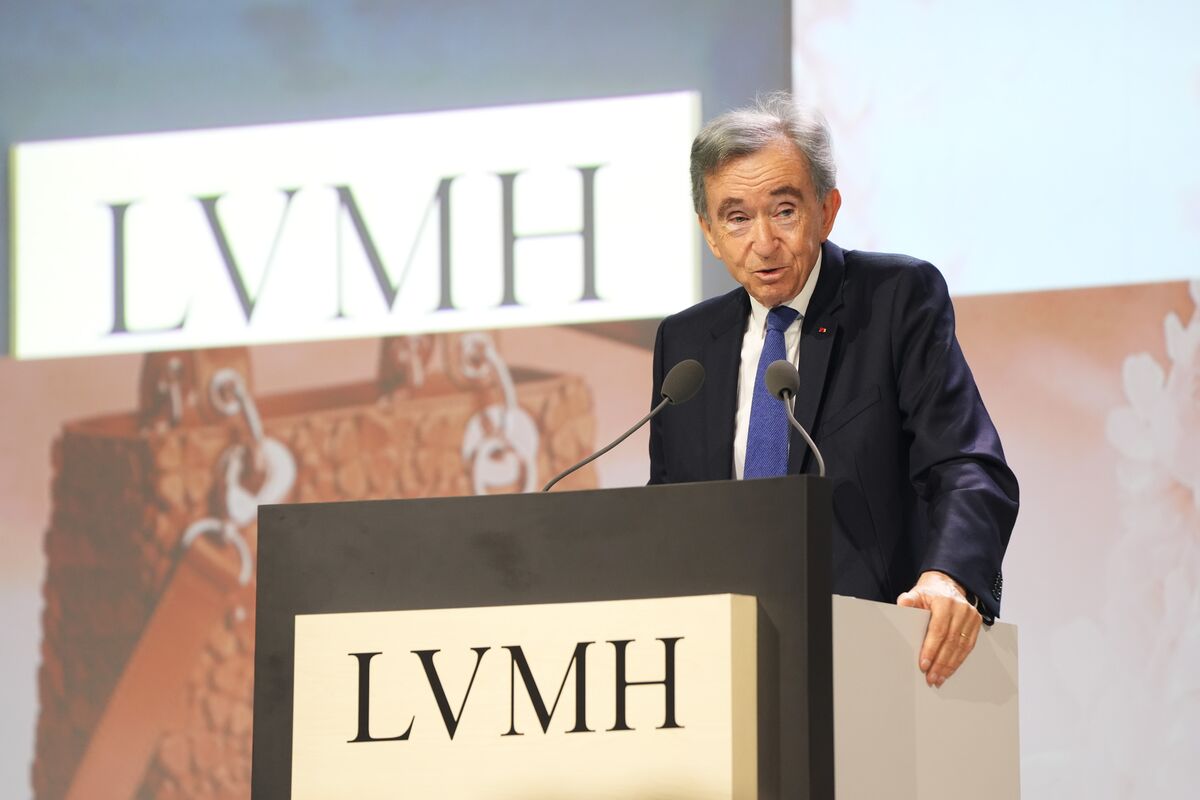Billionaire Arnault’s ‘Merci’ Memo Leaves a Lot Unsaid