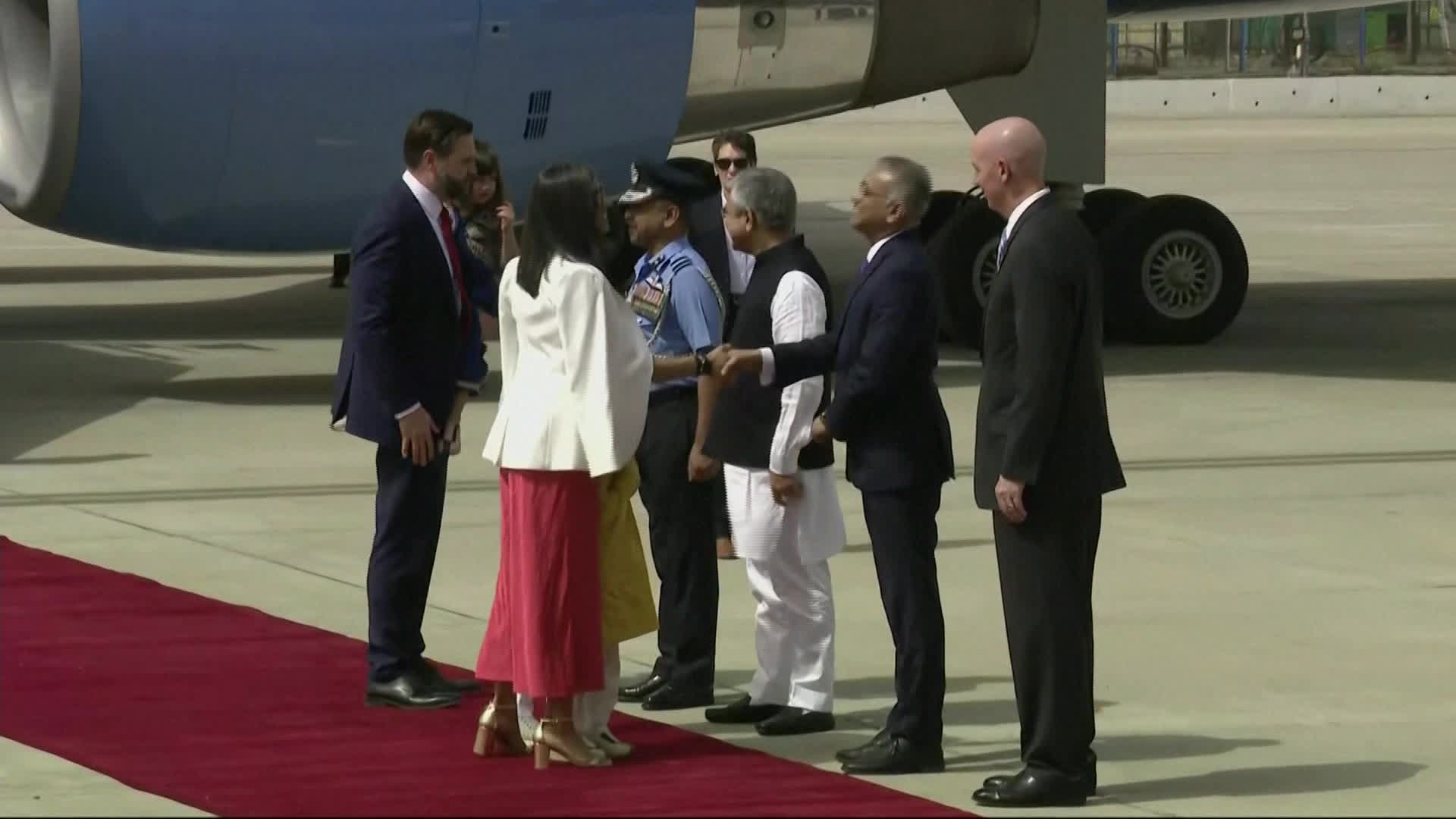 Vance and Family Arrive in New Delhi for India Trip