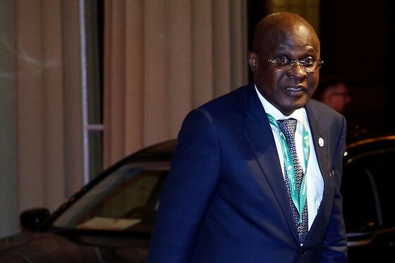 Angola Tests Market for Stake in State Oil Giant With Bank Sale