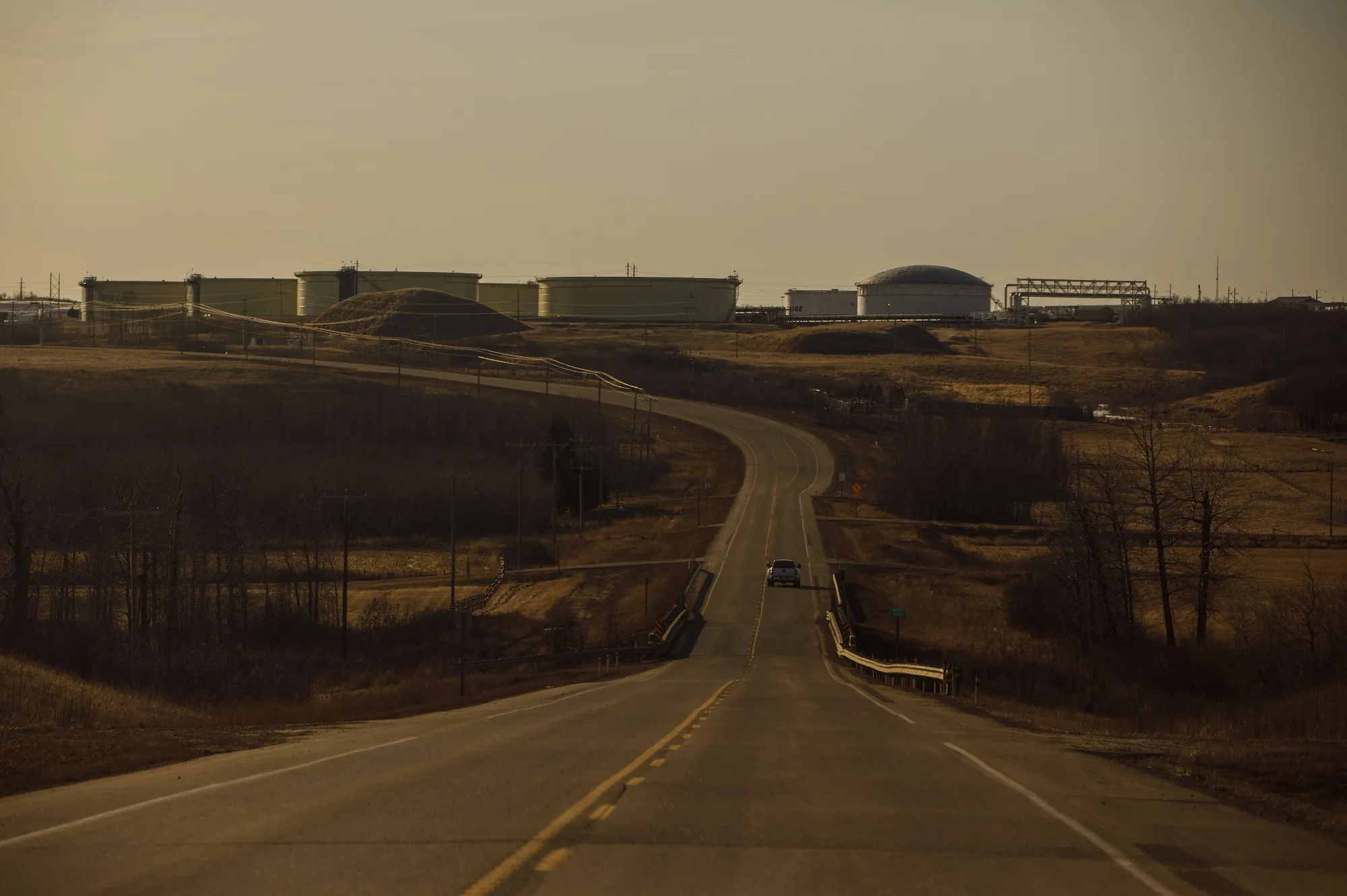 Canadian lenders and borrowers are increasingly turning to sustainable-linked loans ahead of potential regulations from the banking supervisor to deal with climate change.