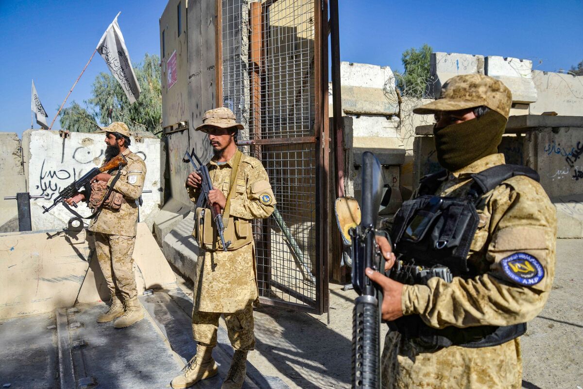 Trump Hints at Intervening in Pakistan-Afghanistan Clash