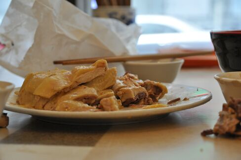 Shanghai Chicken Served With Blood Shunned as Bird Flu Spreads