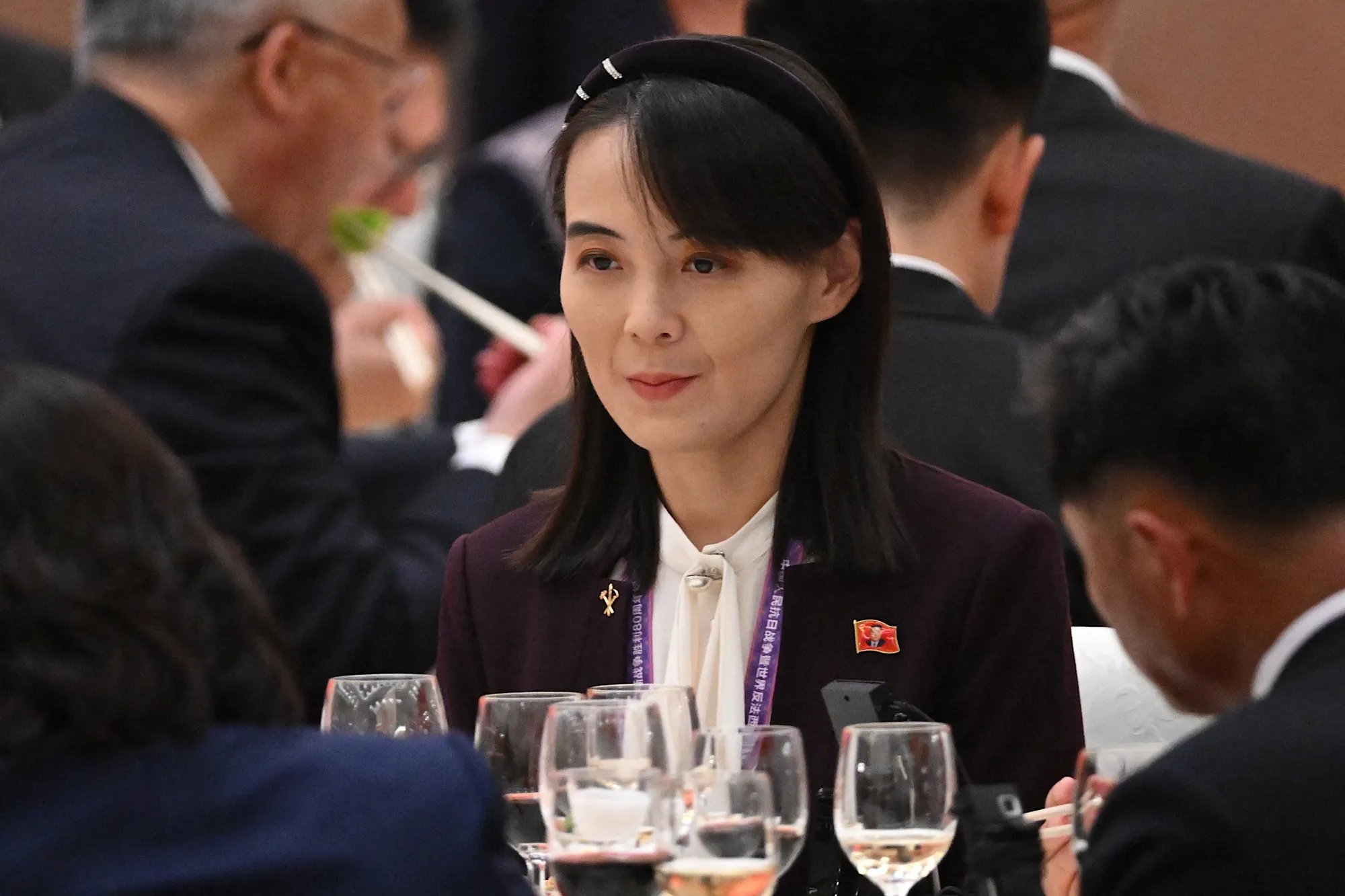金 与 正 氏