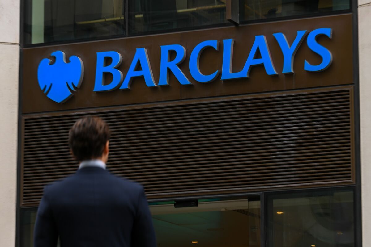 Barclays Vows to Redeploy Staff to Offset Pain of 5,000 Job Cuts