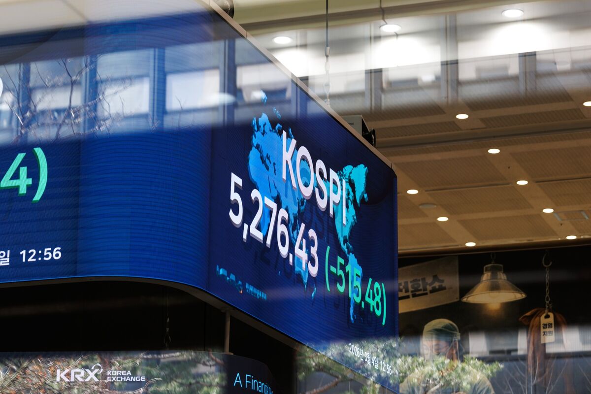 bloomberg.com - Youkyung Lee - Korean Stocks Extend Slump as Higher Yields Threaten AI Rally