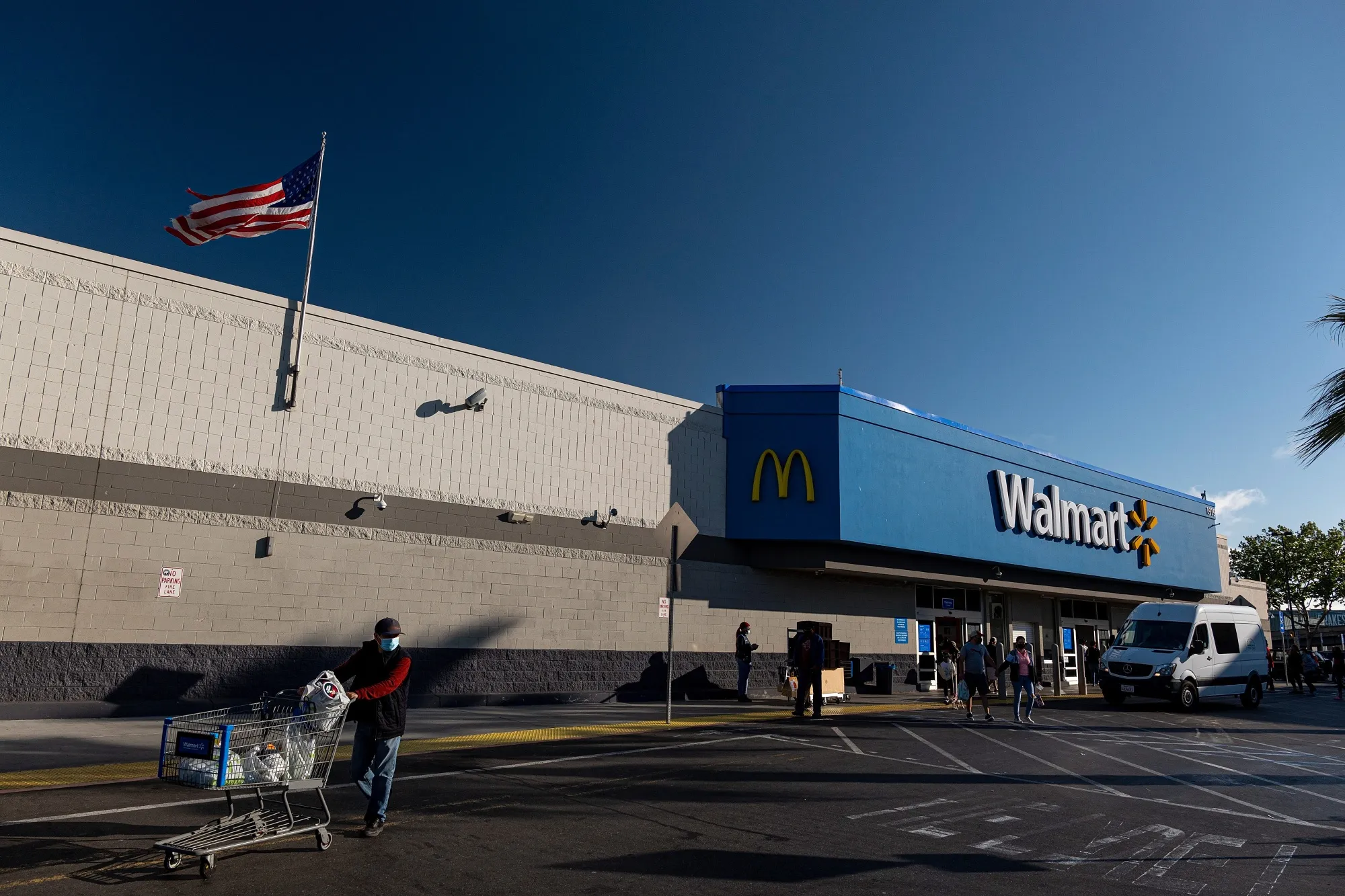 A Walmart Store Ahead Of Earnings Figures