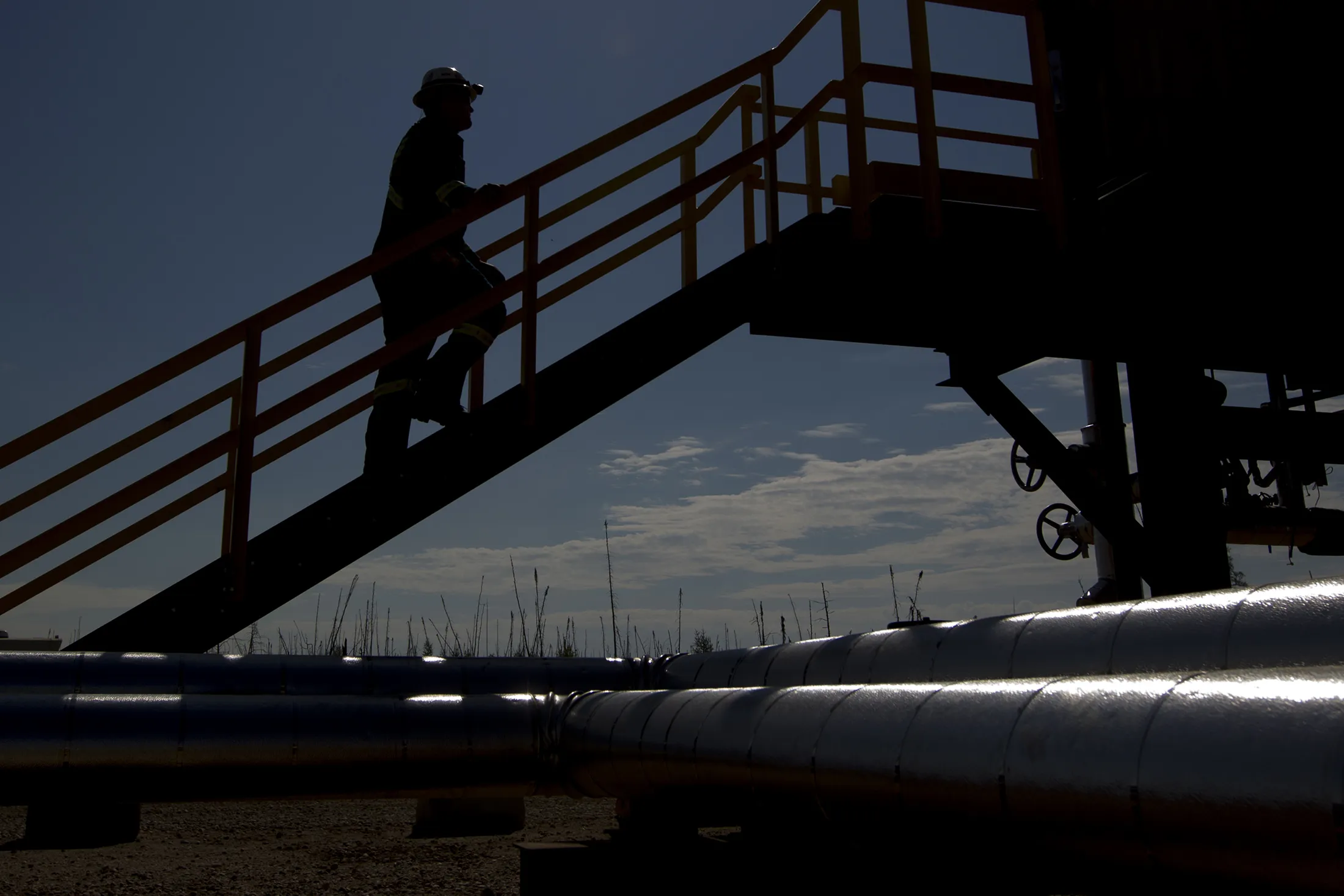 The price drop is another blow&nbsp;to Canadian oil-sands producers.
