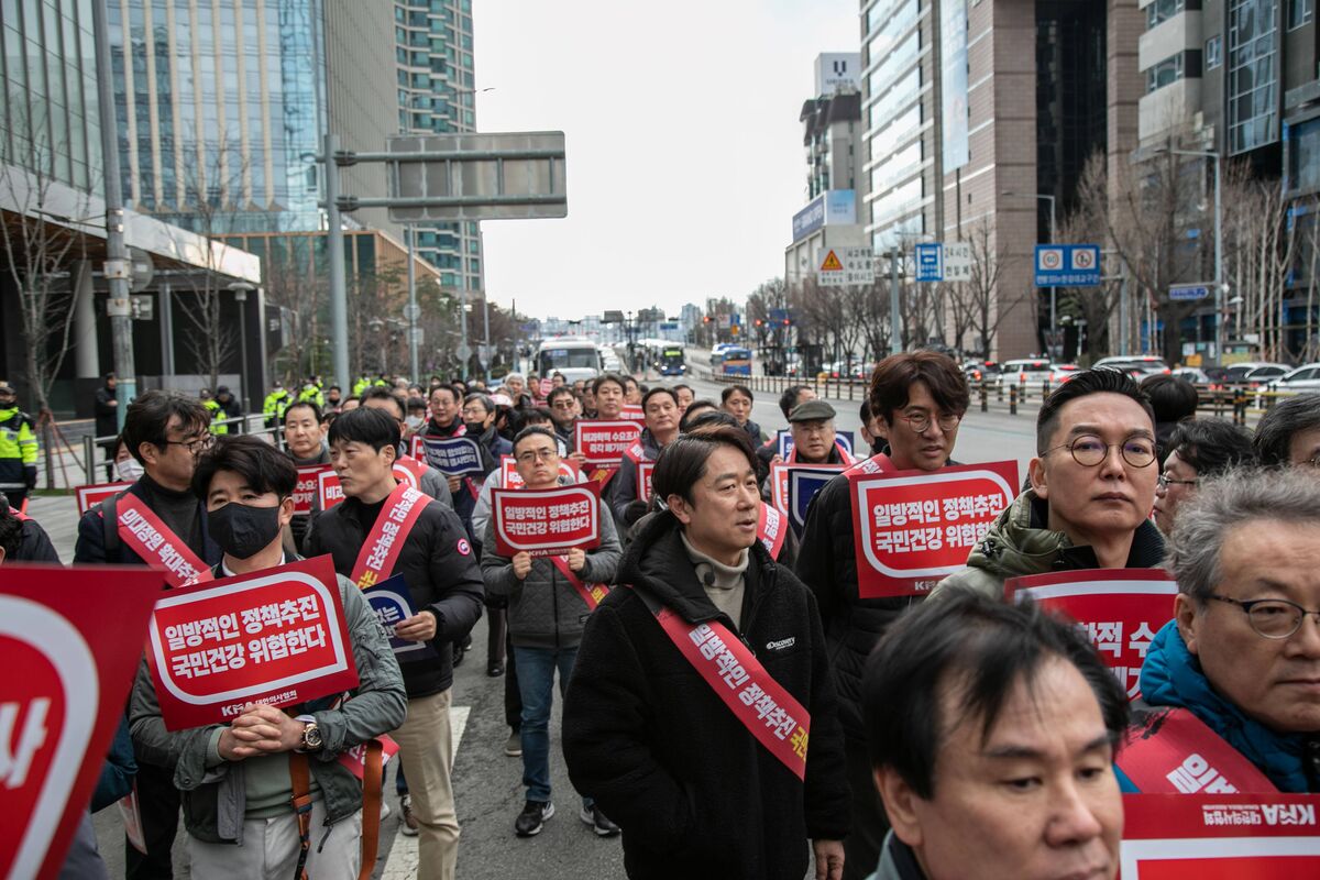 South Korea Doctors Strike: Deadline Won’t Stop Protest, Group Says ...