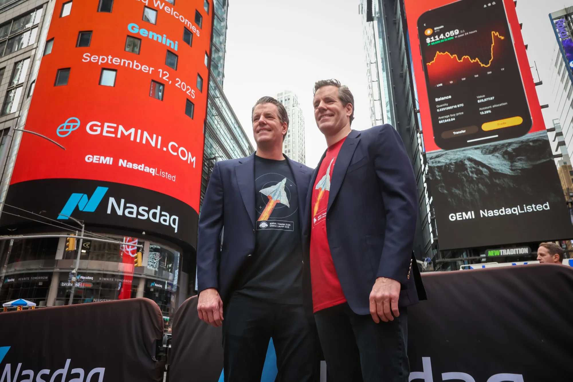 Tyler Winklevoss, chief executive officer and co-founder of Gemini Space Station Inc., left, and Cameron Winklevoss, president and co-founder of Gemini Space Station Inc., right, during the company's initial public offering&nbsp;at the Nasdaq MarketSite in New York on&nbsp;Sept. 12, 2025.&nbsp;