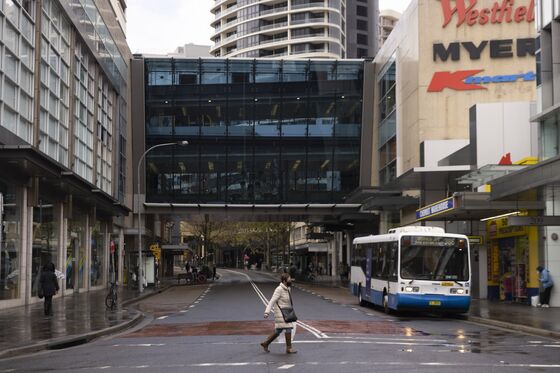 Sydney’s Delta Outbreak Triggers Travel Clamps, Mandatory Masks