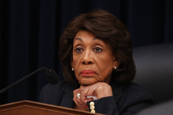 Maxine Waters to Call for Resignation of Wells Fargo Board Members