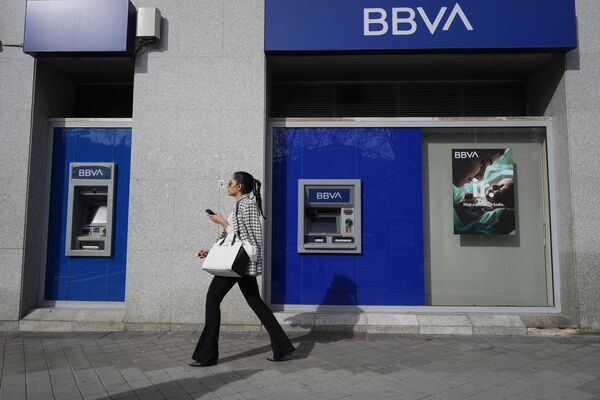 BBVA SA, Banco Santander SA and Caixabank SA Branches Ahead of Earnings
